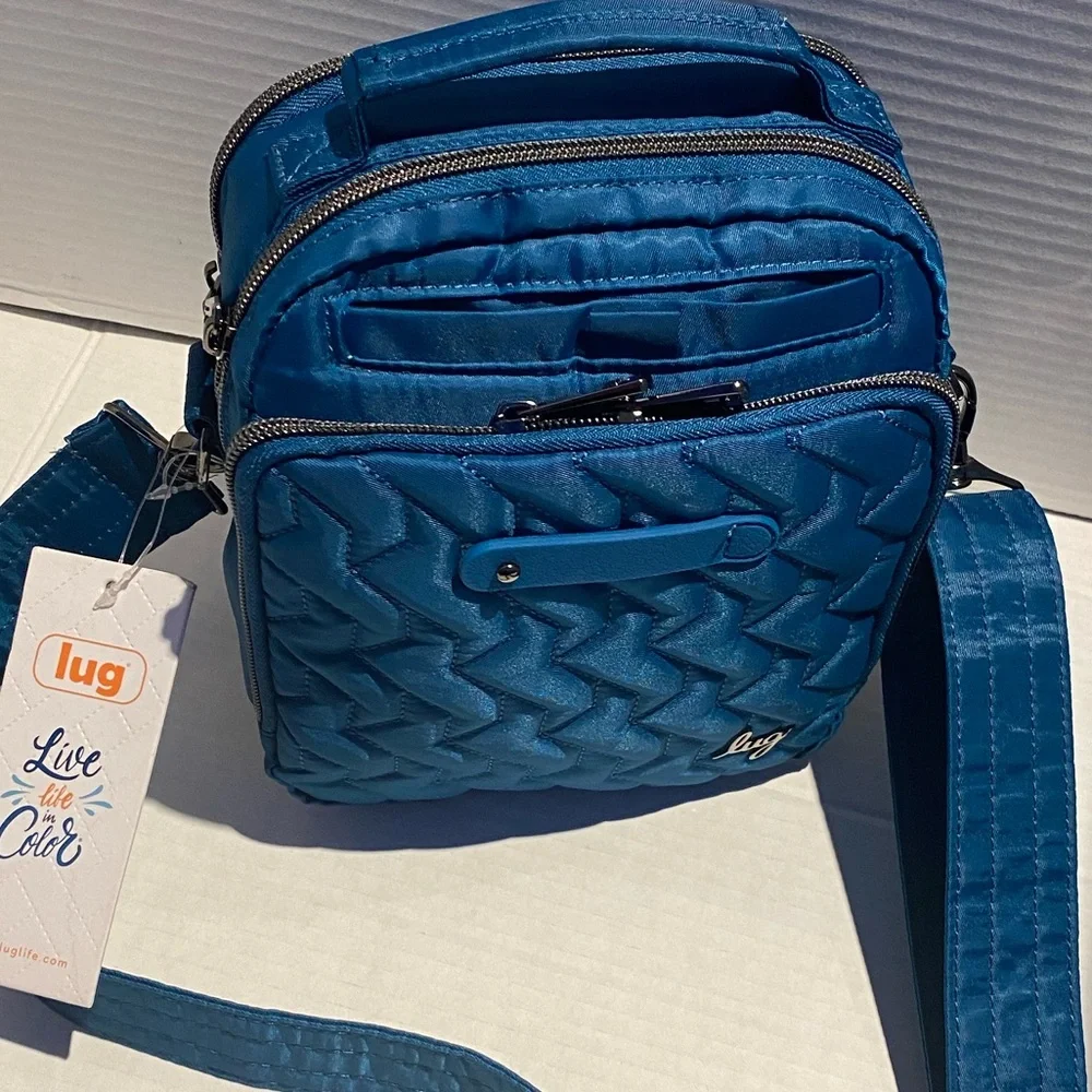 Lug Navy Quilted Messenger Bag🩵